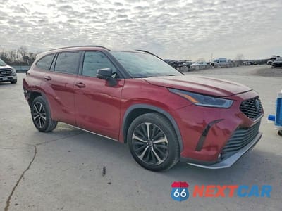 Czwarte zdjęcie samochodu z boku: 2021 TOYOTA HIGHLANDER XSE VIN:5TDLZRBH9MS075874 - miniatura