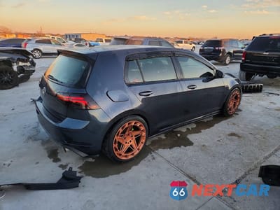 Trzecie zdjęcie samochodu z tyłu: 2018 VOLKSWAGEN GTI S VIN:3VW547AU4JM254830 - miniatura