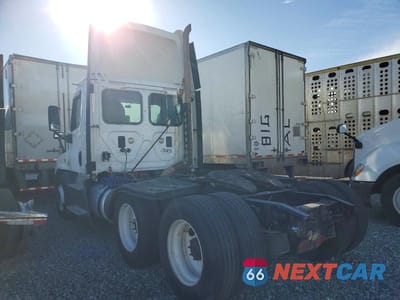 Trzecie zdjęcie samochodu z tyłu: 2016 FREIGHTLINER CASCADIA 125 SEMI TRUCK VIN:1FUJGEDV6GLHC5914 - miniatura