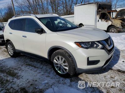 Czwarte zdjęcie samochodu z boku: 2018 NISSAN ROGUE S VIN:KNMAT2MV7JP618874 - miniatura