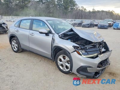 Czwarte zdjęcie samochodu z boku: 2023 HONDA HR-V LX VIN:3CZRZ1H33PM746445 - miniatura