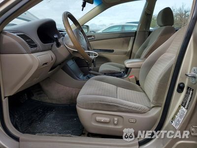 Zdjęcie 7 z 12 samochodu: 2005 TOYOTA CAMRY LE VIN:4T1BE32K95U047341 - miniatura