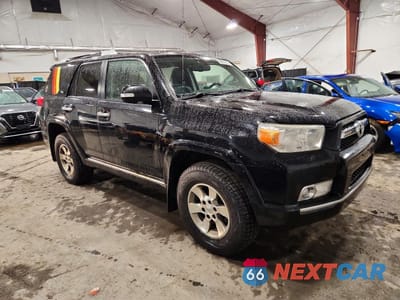 Czwarte zdjęcie samochodu z boku: 2011 TOYOTA 4RUNNER SR5 VIN:JTEBU5JRXB5059789 - miniatura