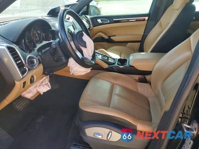 Zdjęcie 7 z 13 samochodu: 2016 PORSCHE CAYENNE VIN:WP1AA2A23GKA11892 - miniatura