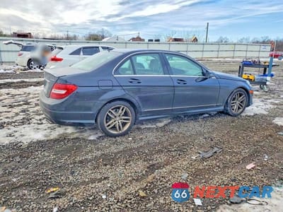 Trzecie zdjęcie samochodu z tyłu: 2013 MERCEDES-BENZ C 300 4MATIC VIN:WDDGF8AB6DA839538 - miniatura