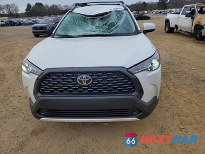 Piąte zdjęcie samochodu w środku: 2023 TOYOTA COROLLA CROSS LE VIN:7MUCAAAG6PV038938 - miniatura