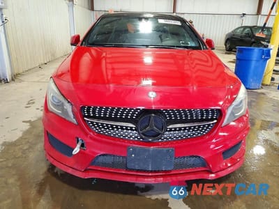 Piąte zdjęcie samochodu w środku: 2015 MERCEDES-BENZ CLA 250 VIN:WDDSJ4EB4FN181127 - miniatura