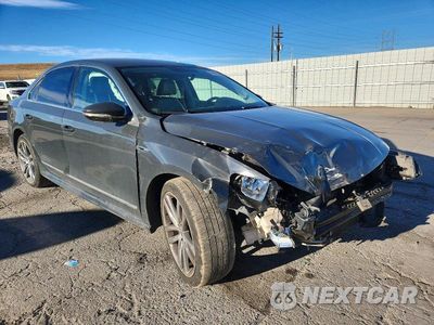 Czwarte zdjęcie samochodu z boku: 2017 VOLKSWAGEN PASSAT R-LINE VIN:1VWDT7A30HC049488 - miniatura