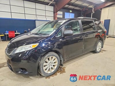 2015 TOYOTA SIENNA LE 5TDJK3DC3FS119364 - główne zdjęcie licytacji z USA - miniatura