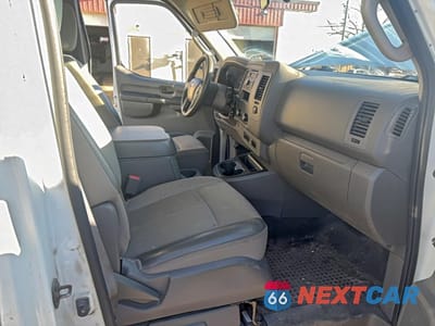 Piąte zdjęcie samochodu w środku: 2012 NISSAN NV 2500 VIN:1N6AF0KY9CN100429 - miniatura