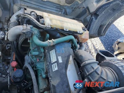 Zdjęcie 7 z 10 samochodu: 2019 VOLVO VN VNL VIN:4V4NC9EH6KN197203 - miniatura