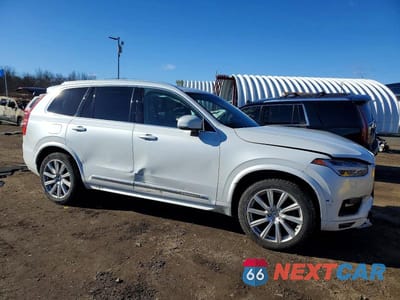 Czwarte zdjęcie samochodu z boku: 2017 VOLVO XC90 T6 VIN:YV4A22PL3H1163495 - miniatura