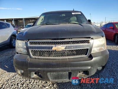 Piąte zdjęcie samochodu w środku: 2010 CHEVROLET TAHOE K1500 LT VIN:1GNUKBE05AR218312 - miniatura