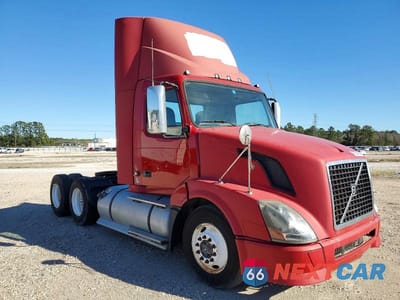 2014 VOLVO VNL SEMI TRUCK 4V5NC9UG1EN147091 - główne zdjęcie licytacji z USA - miniatura
