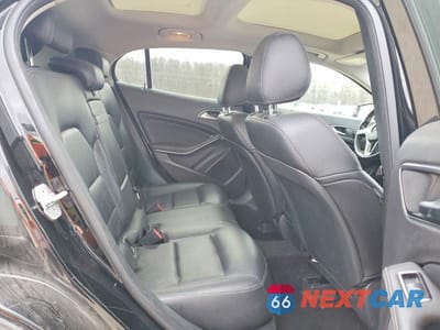 Zdjęcie 10 z 13 samochodu: 2015 MERCEDES-BENZ GLA 250 VIN:WDCTG4EB0FJ185934 - miniatura