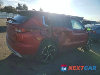 Trzecie zdjęcie samochodu z tyłu: 2024 MITSUBISHI OUTLANDER SE VIN:JA4J3VA85RZ080797 - miniatura