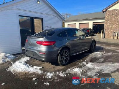 Trzecie zdjęcie samochodu z tyłu: 2019 MERCEDES-BENZ GLC COUPE 63 4MATIC AMG VIN:WDC0J8JBXKF565393 - miniatura