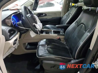 Zdjęcie 7 z 12 samochodu: 2023 CHRYSLER PACIFICA LIMITED VIN:2C4RC1GG2PR560870 - miniatura