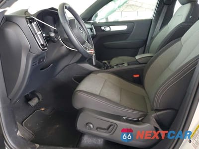 Zdjęcie 7 z 11 samochodu: 2024 VOLVO XC40 CORE VIN:YV4L12UK4R2337836 - miniatura