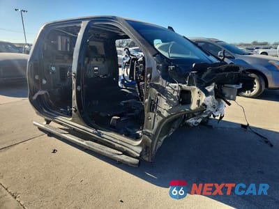 Czwarte zdjęcie samochodu z boku: 2021 GMC SIERRA K1500 AT4 VIN:3GTP9EEL5MG387697 - miniatura