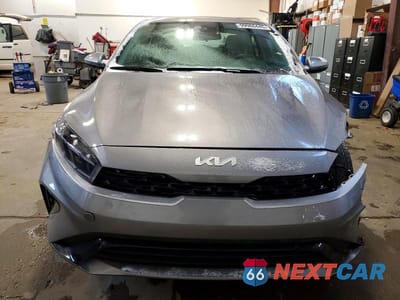 Piąte zdjęcie samochodu w środku: 2024 KIA FORTE EX VIN:3KPF34AD3RE823262 - miniatura