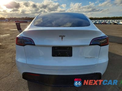 Zdjęcie 6 z 11 samochodu: 2024 TESLA MODEL Y VIN:7SAYGDEE8RA250921 - miniatura