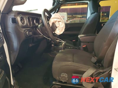 Zdjęcie 7 z 13 samochodu: 2020 JEEP WRANGLER UNLIMITED SAHARA VIN:1C4HJXEN8LW157340 - miniatura