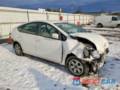 Czwarte zdjęcie samochodu z boku: 2005 TOYOTA PRIUS VIN:JTDKB20UX53069494 - miniatura