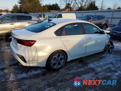 Trzecie zdjęcie samochodu z tyłu: 2021 KIA FORTE LXS VIN:3KPF24ADXME342078 - miniatura