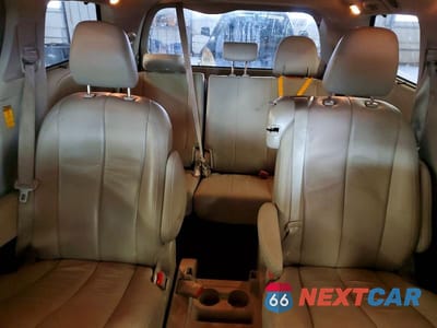 Zdjęcie 10 z 13 samochodu: 2014 TOYOTA SIENNA XLE VIN:5TDYK3DC1ES433088 - miniatura
