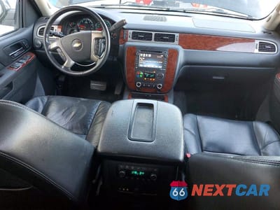 Zdjęcie 8 z 12 samochodu: 2013 CHEVROLET TAHOE K1500 LTZ VIN:1GNSKCE0XDR110527 - miniatura