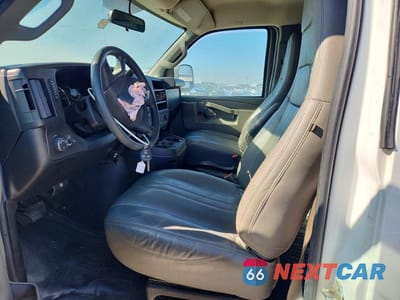 Zdjęcie 7 z 13 samochodu: 2020 CHEV EXPRESS CARGO 2500 1 VIN:1GCWGBFP8L1143413 - miniatura