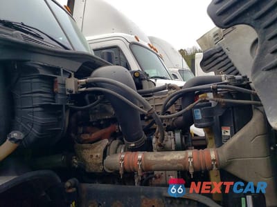 Zdjęcie 7 z 10 samochodu: 2016 FREIGHTLINER CASCADIA 125 SEMI TRUCK VIN:1FUBGEDV7GLHC5649 - miniatura