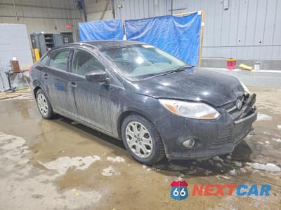 Czwarte zdjęcie samochodu z boku: 2012 FORD FOCUS SE VIN:1FAHP3F26CL407032 - miniatura