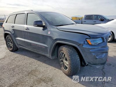 Czwarte zdjęcie samochodu z boku: 2017 JEEP GRAND CHEROKEE TRAILHAWK VIN:1C4RJFLG6HC847504 - miniatura