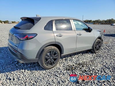 Trzecie zdjęcie samochodu z tyłu: 2026 HONDA HR-V SPORT VIN:3CZRZ1H54TM711733 - miniatura