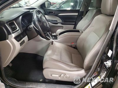 Zdjęcie 7 z 13 samochodu: 2017 TOYOTA HIGHLANDER LE VIN:5TDBZRFH9HS380240 - miniatura