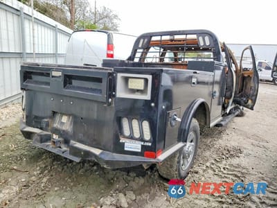 Trzecie zdjęcie samochodu z tyłu: 2022 RAM 2500 UTILITY / SERVICE TRUCK VIN:3C7WR5HJ8NG213777 - miniatura