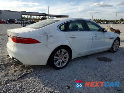 Trzecie zdjęcie samochodu z tyłu: 2017 JAGUAR XF VIN:SAJBR4BV0HCY46610 - miniatura