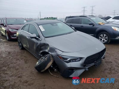 Czwarte zdjęcie samochodu z boku: 2026 MERCEDES-BENZ CLA 250 4MATIC VIN:W1K5J4HB8TN568638 - miniatura