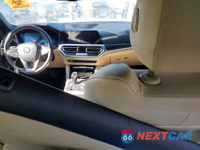 Zdjęcie 8 z 12 samochodu: 2019 BMW 330I VIN:WBA5R1C50KAK11900 - miniatura
