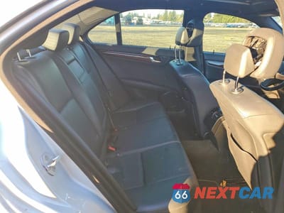 Zdjęcie 10 z 12 samochodu: 2010 MERCEDES-BENZ C 300 4MATIC VIN:WDDGF8BB5AF401638 - miniatura