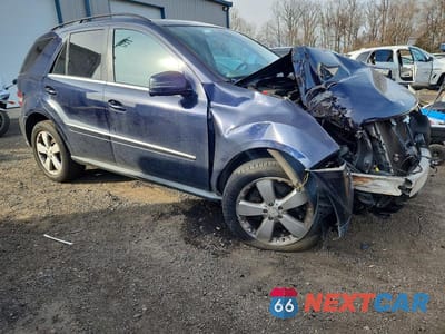 Czwarte zdjęcie samochodu z boku: 2011 MERCEDES-BENZ ML 350 4MATIC VIN:4JGBB8GB8BA684930 - miniatura