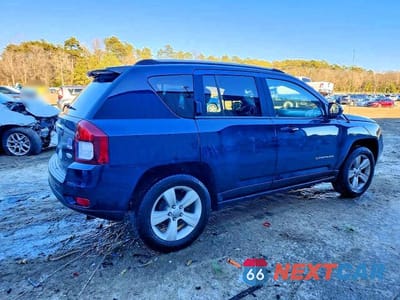 Trzecie zdjęcie samochodu z tyłu: 2015 JEEP COMPASS LATITUDE VIN:1C4NJDEB6FD324477 - miniatura