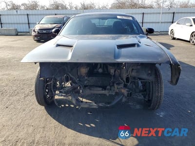 Piąte zdjęcie samochodu w środku: 2016 DODGE CHALLENGER SXT VIN:2C3CDZAG8GH184597 - miniatura