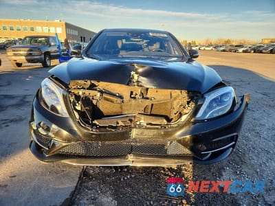 Piąte zdjęcie samochodu w środku: 2017 MERCEDES-BENZ S 550 4MATIC VIN:WDDUG8FB0HA322203 - miniatura