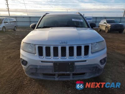 Piąte zdjęcie samochodu w środku: 2012 JEEP COMPASS LATITUDE VIN:1C4NJDEB6CD573485 - miniatura