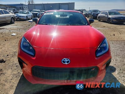 Piąte zdjęcie samochodu w środku: 2022 TOYOTA GR 86 PREMIUM VIN:JF1ZNBE1XN9755736 - miniatura