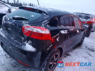 Trzecie zdjęcie samochodu z tyłu: 2015 KIA RIO LX VIN:KNADM5A34F6980864 - miniatura