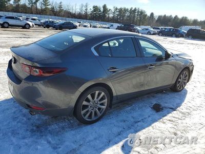 Trzecie zdjęcie samochodu z tyłu: 2026 MAZDA 3 PREFERRED VIN:JM1BPACL2T1855586 - miniatura